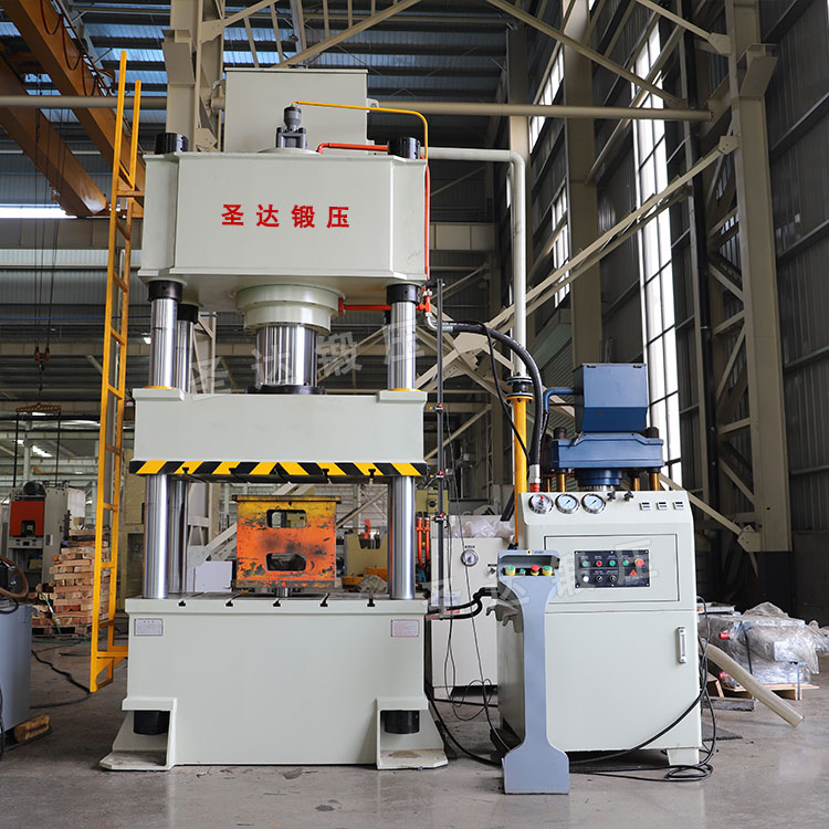 315噸四柱液壓機車間實物 315噸四柱液壓機車間實物