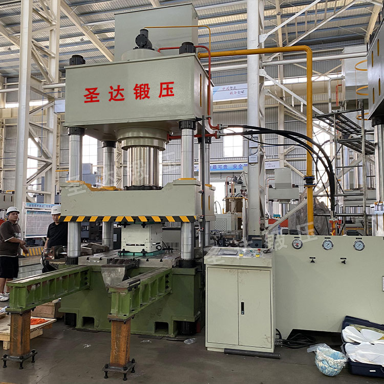 630噸PE頭盔成型液壓機 630噸PE頭盔成型液壓機